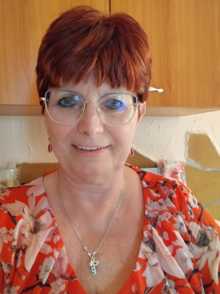 Zsuzsanna, 66 �ves t�rskeres� n�, Veszpr�m