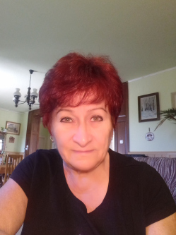 Tereza, 69 �ves t�rskeres� n�, �jharty�n