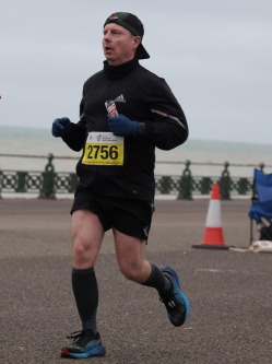 Attila, 44 �ves t�rskeres� f�rfi, East Sussex, Brighton and Hove-ot bele�rtve
