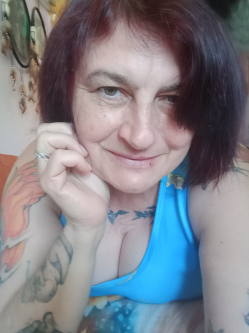 Margit, 53 �ves t�rskeres� n�, Halimba