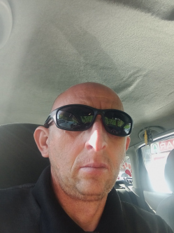 K�roly, 43 �ves t�rskeres� f�rfi, Szentl�rinc