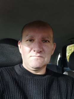 Andris, 48 �ves t�rskeres� f�rfi, Maros
