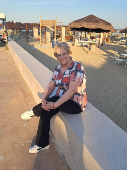Zsuzsa, 74 �ves t�rskeres� n�, Orosh�za