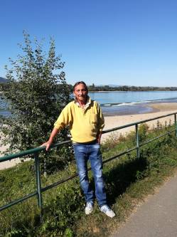 L�szl�, 77 �ves t�rskeres� f�rfi, G�d