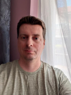 Karl, 47 �ves t�rskeres� f�rfi, Budapest