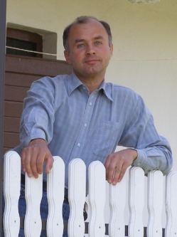 Gyula, 59 �ves t�rskeres� f�rfi, Szabadbatty�n