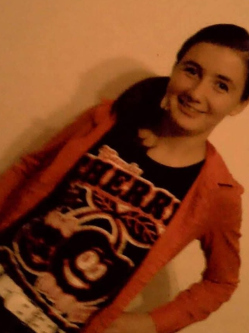 Bianka, 32 �ves t�rskeres� n�, F�t