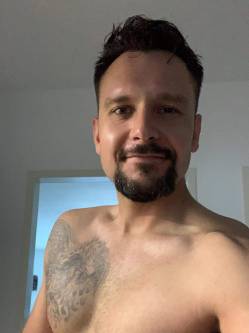 P�ter, 38 �ves t�rskeres� f�rfi, B�k�s