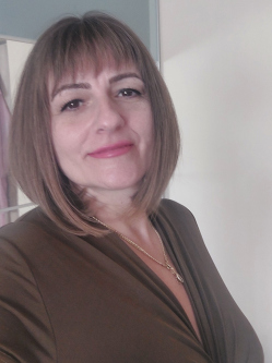 Katalin, 49 �ves t�rskeres� n�, F�t