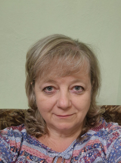 Lilla, 57 �ves t�rskeres� n�, Nyitra