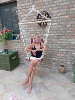 Edit, 77 �ves t�rskeres� n�, Gy�ngy�s
