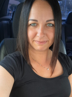 M�nika, 43 �ves t�rskeres� n�, Kecskem�t