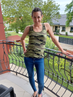 Zs�fi, 40 �ves t�rskeres� n�, Kisbucsa