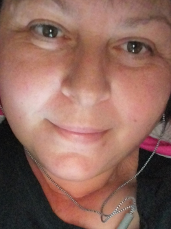 Ildik�, 47 �ves t�rskeres� n�, Hajd�s�mson