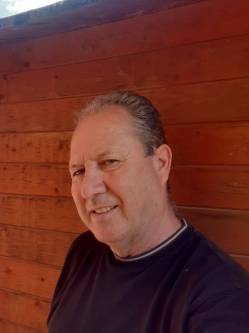 S�ndor, 63 �ves t�rskeres� f�rfi, Als�n�medi