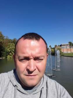 Zsolt, 46 �ves t�rskeres� f�rfi, Debrecen