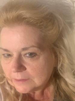 Mara, 68 �ves t�rskeres� n�, Tatab�nya