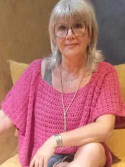 Lilla, 59 �ves t�rskeres� n�, Perk�ta