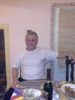 Tibor, 68 �ves t�rskeres� f�rfi, Kaba