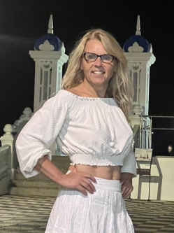Marcsi, 55 �ves t�rskeres� n�, Pilissz�nt�