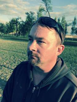 Ferenc, 54 �ves t�rskeres� f�rfi, Fegyvernek