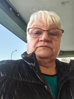Marika, 65 �ves t�rskeres� n�, S�megpr�ga