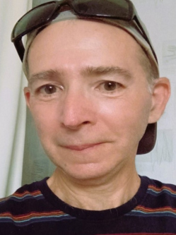 Laci, 61 �ves t�rskeres� f�rfi, Sz�kesfeh�rv�r