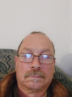 Pisti, 56 �ves t�rskeres� f�rfi, Nagydobos