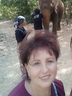 Julcsi, 62 �ves t�rskeres� n�, Eger