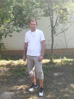 Zolt�n, 44 �ves t�rskeres� f�rfi, B�bonymegyer