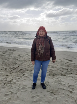 Kata, 67 �ves t�rskeres� n�, Sz�kesfeh�rv�r
