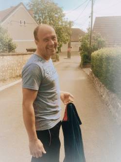 G�bor, 46 �ves t�rskeres� f�rfi, P�csely