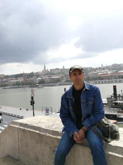 Tibor, 61 �ves t�rskeres� f�rfi, Budapest