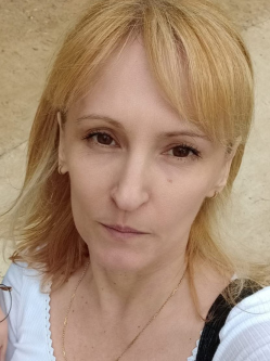 Edina, 50 �ves t�rskeres� n�, Budapest