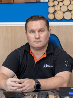 Tam�s, 47 �ves t�rskeres� f�rfi, Zalaegerszeg