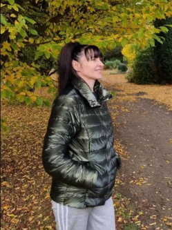 Sarolta, 48 �ves t�rskeres� n�, Salg�tarj�n