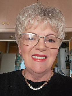 Anna, 73 �ves t�rskeres� n�, Szolnok
