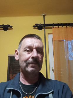 J�zsef, 57 �ves t�rskeres� f�rfi, Tiszaf�ldv�r