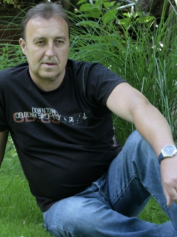 G�bor, 56 �ves t�rskeres� f�rfi, Gy�mr�