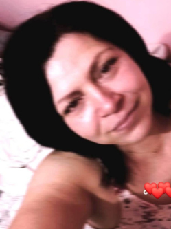 Emi, 50 �ves t�rskeres� n�, Vecs�s