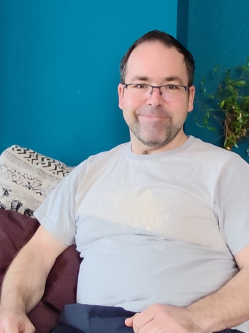 �d�m, 47 �ves t�rskeres� f�rfi, Gy�mr�