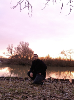 Norbert, 23 �ves t�rskeres� f�rfi, Tiszaf�red