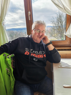 L�szl�, 62 �ves t�rskeres� f�rfi, Sopron
