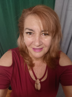 Erika, 61 �ves t�rskeres� n�, Kom�rom