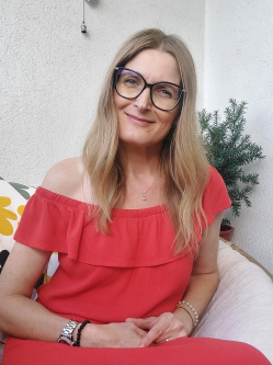 �vi, 54 �ves t�rskeres� n�, K�szeg