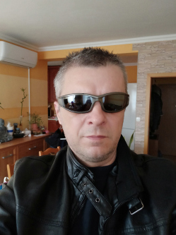 R�bert, 52 �ves t�rskeres� f�rfi, Tisza�jv�ros