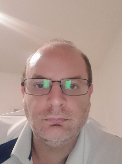 B�ci, 40 �ves t�rskeres� f�rfi, Egyek
