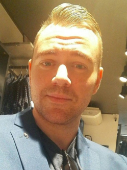 Gyula, 40 �ves t�rskeres� f�rfi, Salg�tarj�n