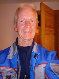 Gyula, 63 �ves t�rskeres� f�rfi, Budapest