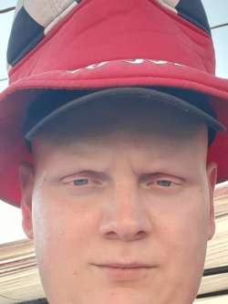 Tibor, 31 �ves t�rskeres� f�rfi, Magyarcsan�d